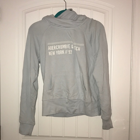 Sweatshirt - Picture 1 of 2